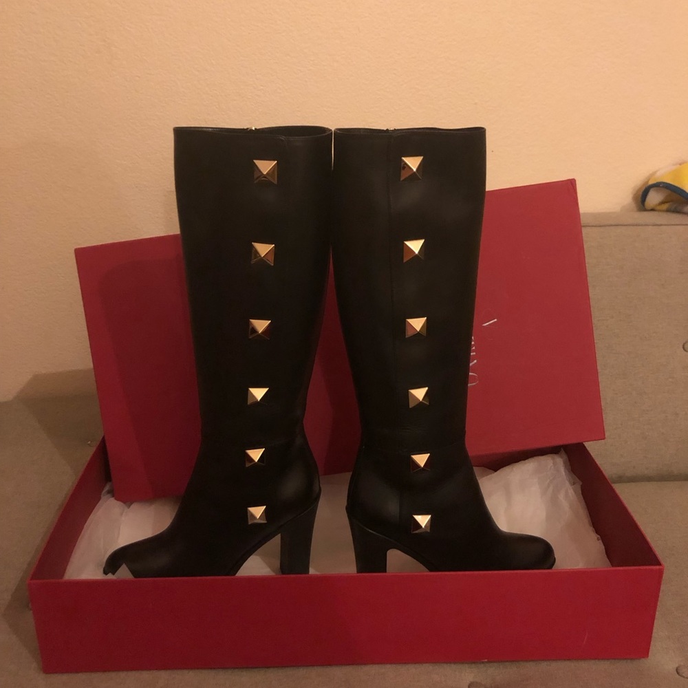 Authentic Valentino Garavani Boots 40